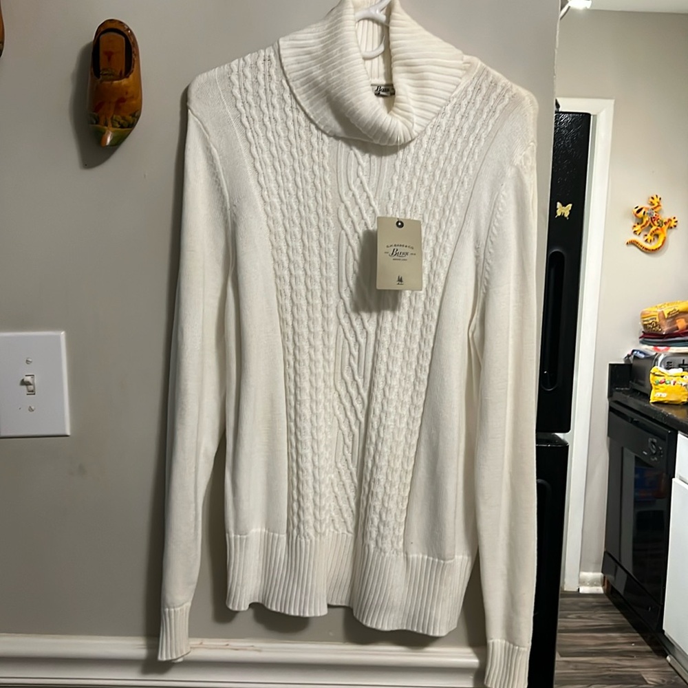 BASS cowl neck long sleeve sweater. Ivory. Size M. NWT.